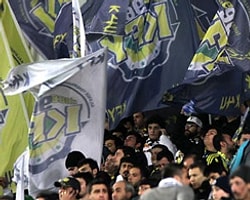 Fenerbahçe'de Tribünler Karıştı