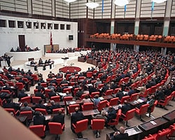 Meclis'ten Şeriat Hukukuyla Savunma