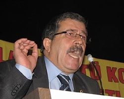Başbakan Kendisini padişah sanmaktan vazgeçmeli