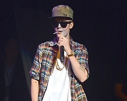 Justin Bieber Esrar İçin Özür Diledi