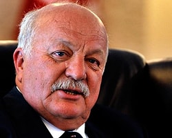 Sadri Şener İstifanın Eşiğinde!