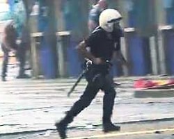 O Polisin Adını Vermiyor!