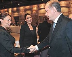 Hülya Avşar... Başbakan Onu Trend Topic Yaptı!