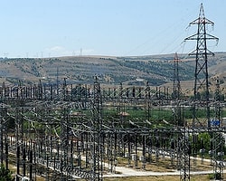 Enerji Nakil Hatları Baz İstasyonlarından Tehlikeli