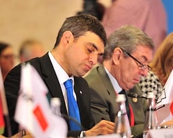 CHP’den Başbakan’a “Değerli Yalnızlık” Ve Beyaz Saray soruları