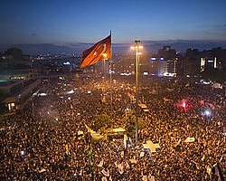 Agora'dan İki Yeni Gezi Kitabı
