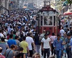 Gerilim Ak Parti İle Laikler Arasında Değil!