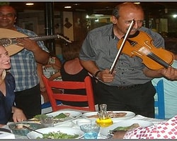Mutlu Çift Tatilin Tadını Çıkarıyor!