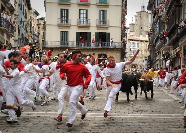 Boğa Koşusu — Pamplona, İspanya