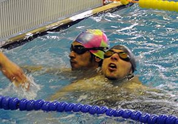 18. Студент, бросивший соревнование и помогший сопернику, у которого случились судороги