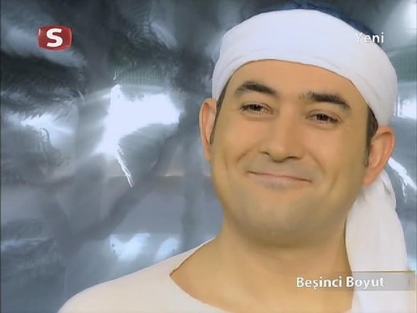 14. Salih Abi Biber Gazı Kapsüllerinin Yönünü Taşla Değiştiriyor
