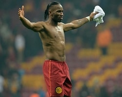 Didier Drogba, Emmanuel Emenike'yi geçti