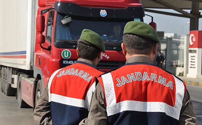 Yardım TIR'ında 'Askeri Malzeme' İddiası