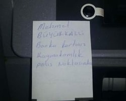 Atm'de Bulduğu Kart İçin Not Yazdı