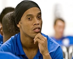 Beşiktaş'ta Ronaldinho görüşmesi ertelendi