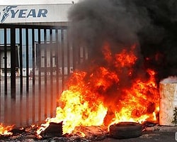 Goodyear İşçileri İki Patronu Rehin Aldı