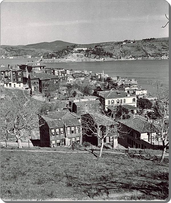 26. Arnavutköy Sırtlarından Boğaziçi - 1936