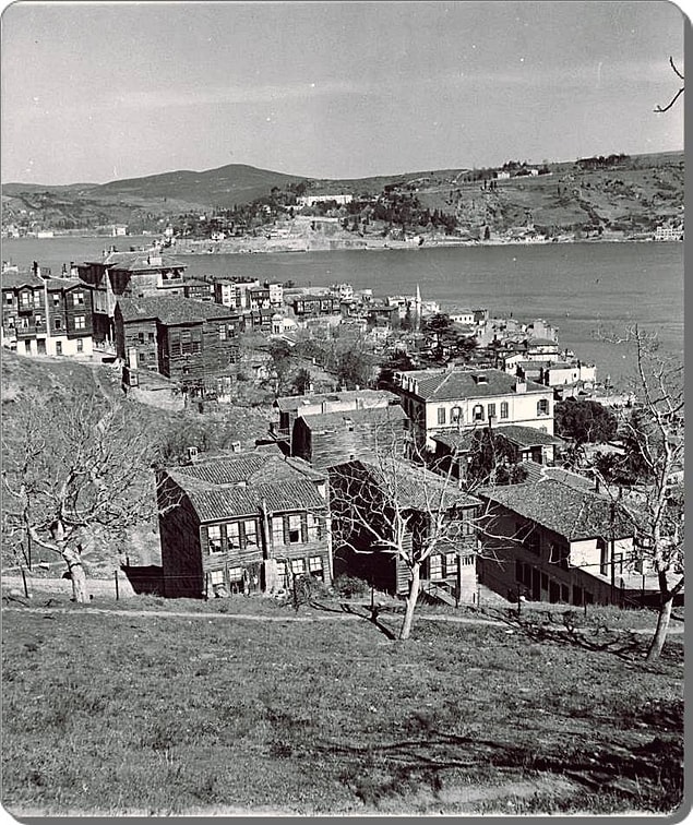 26. Arnavutköy Sırtlarından Boğaziçi - 1936