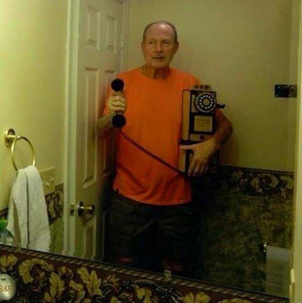 1. Selfie'yi bulan adam