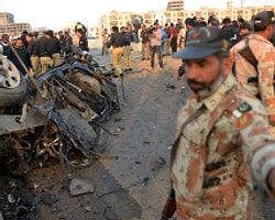 Pakistan Emniyet Yetkilisi Bombalı Saldırıda Öldü