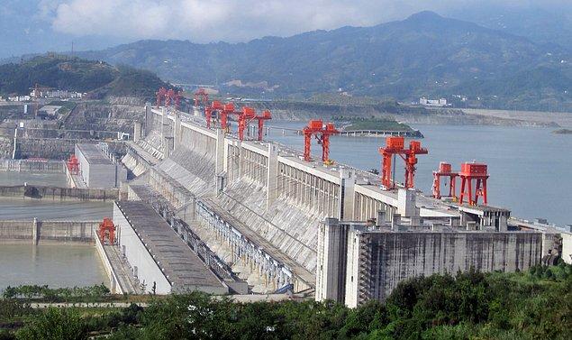 15 nükleer santrale eş değer enerji üreten Three Gorges Barajı - Çin