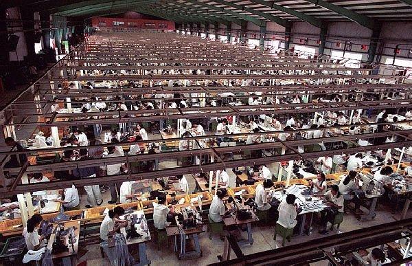 Foxconn'a ait bu fabrikada günde tam 72.000 iPhone üretiliyor!