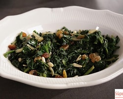 Kuru Üzümlü Ispanak Salatası