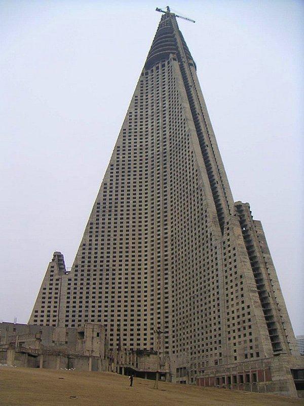 4. Ryugyong Otel / Pyongyang / Kuzey Kore