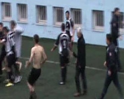 Trabzon'da Futbolcular Polisi Darp Etti