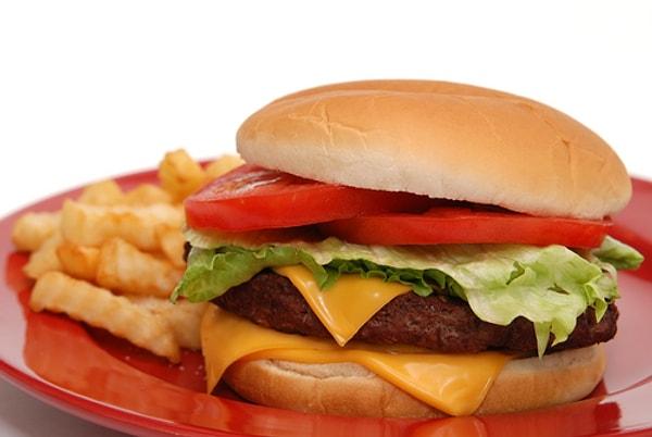 12. "Sağlıksız fast food yiyecekler."