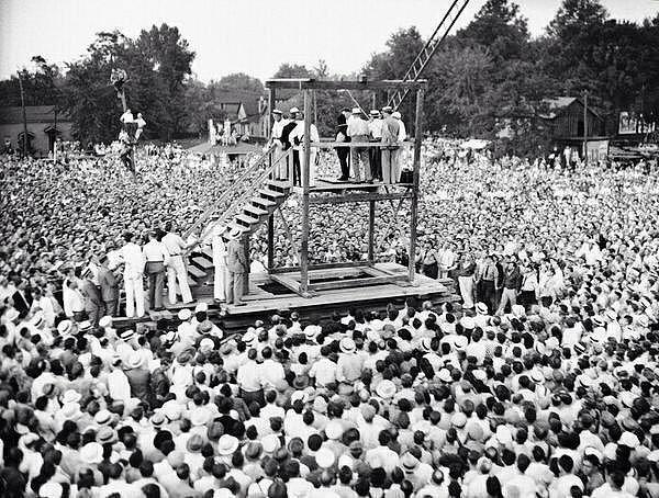 2. 1936 yılında los angeles ta son defa halka açık bir idam töreni