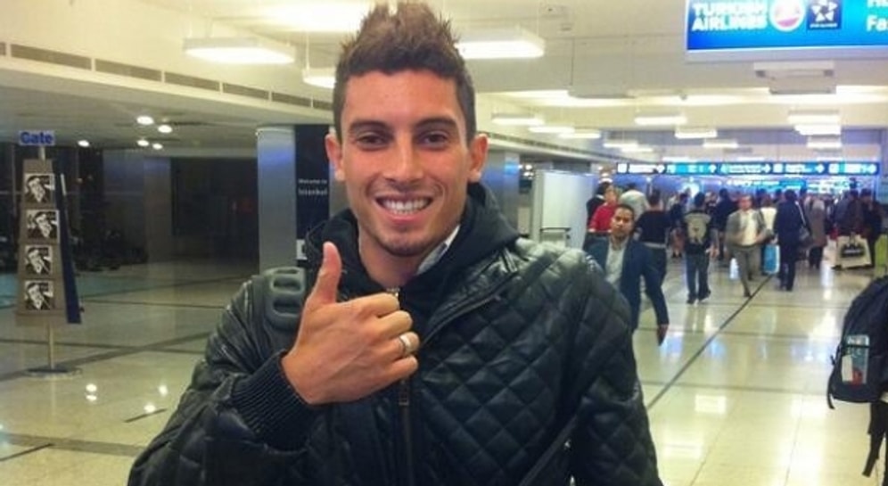 Alex Telles İstanbul'da!