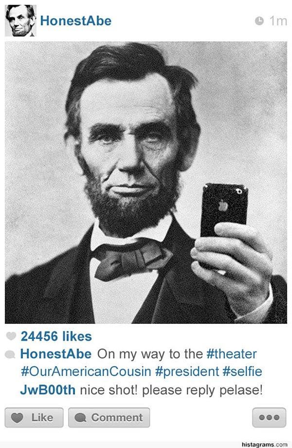12. Abraham Lincoln'ün ayna karşısında fotoğrafı