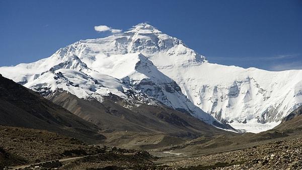 3. En Yüksek Nokta - Everest Tepesi