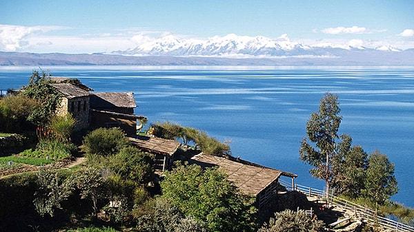 8. En Yüksek Kullanılabilir Göl - Titicaca Gölü