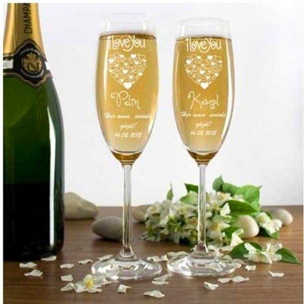 9-) Kişiye Özel Şampanya Kadehleri