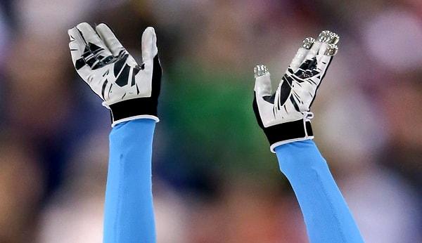 Bu acayip eldivenler hangi sporda kullanılıyor?
