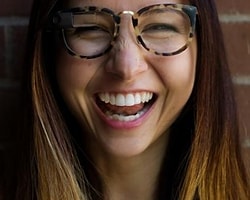 Google Glass Yeni Çerçevelerini Tanıttı