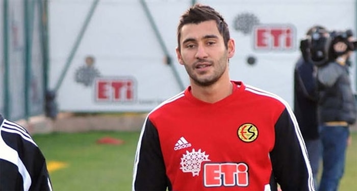 Veysel Sarı Eskişehirspor'da Kaldı