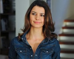 Beren Saat Los Angeles Yolcusu