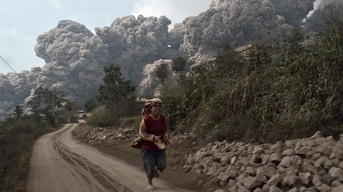 Sinabung Yanardağı Faaliyete Geçti: 14 Ölü