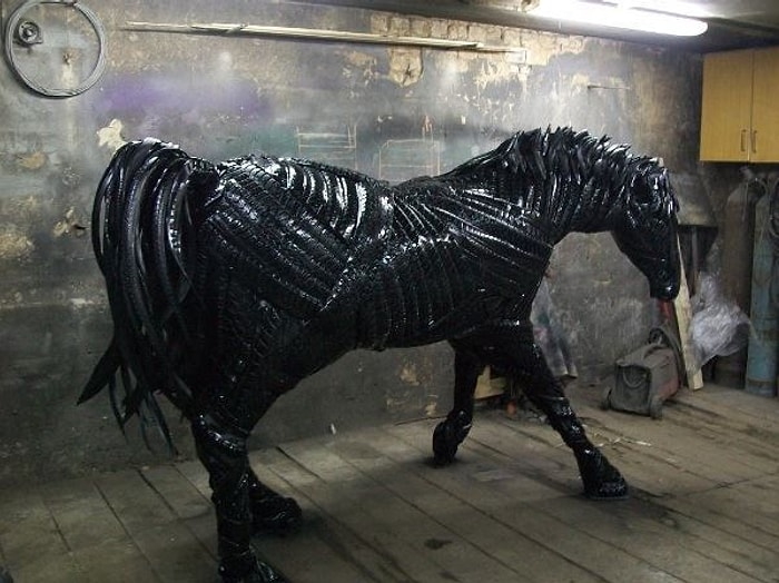 Lastikten Yapılmış Heykeller