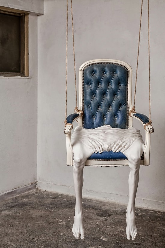 İtalyan sanatçı Francesco Albano'nun Deri Değiştirme Temalı Balmumu Çalışması