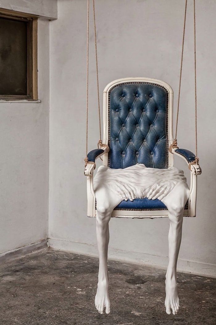 İtalyan sanatçı Francesco Albano'nun Deri Değiştirme Temalı Balmumu Çalışması