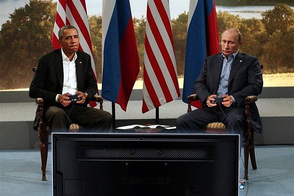 Siyasi: Obama ve Putin Düşünürken