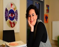 Müsait Bir Yerde!...