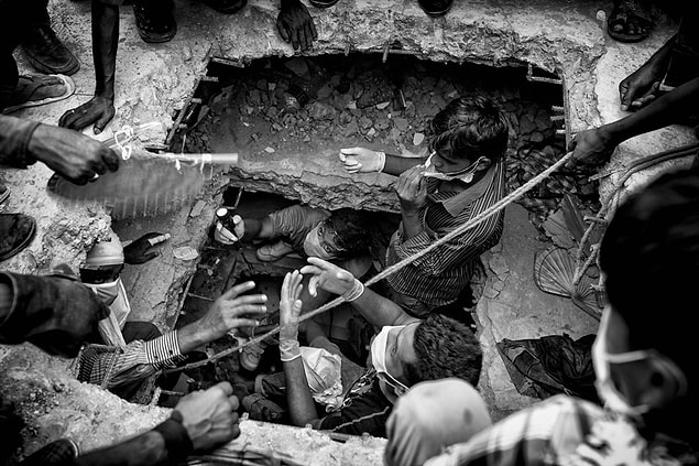 Bengladesh'deki göçükten kurtarma çalışmaları