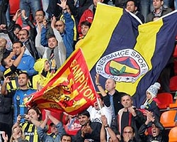 Tribünde Casus Var!