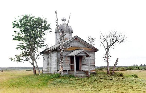 7. Belozersk kasabasında küçük bir kilise
