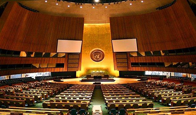 16. Birleşmiş Milletlerin 6 resmi dili vardır.